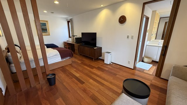 【動画付き】旧軽井沢倶楽部 遊び心満載の間取りの中古戸建の洋室|1F主寝室