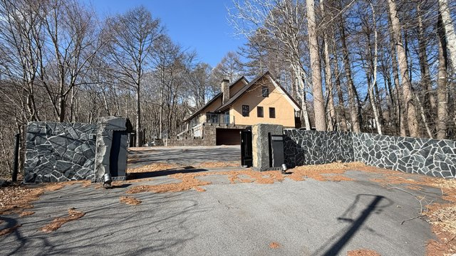 旧軽井沢倶楽部 遊び心満載の間取りの中古戸建