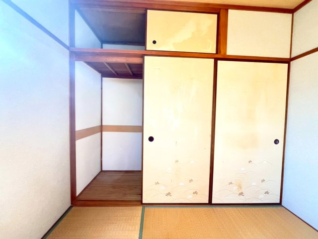 須磨寺町4丁目貸戸建の収納|便利な収納スペースです
