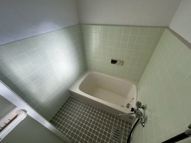 須磨寺町4丁目貸戸建の浴室