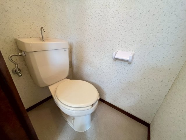 須磨寺町4丁目貸戸建のトイレ