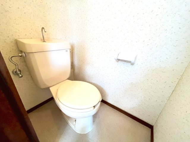 須磨寺町4丁目貸戸建のトイレ|トイレです