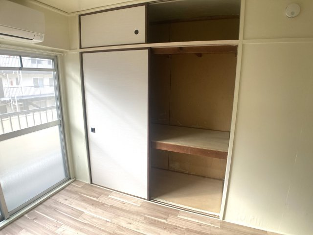 ビレッジハウス鈴蘭台1号棟の収納|各部屋に収納がございます