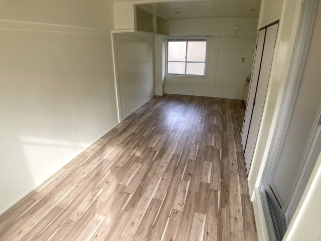 ビレッジハウス鈴蘭台1号棟の居間・リビング|開放感の有る広々リビング