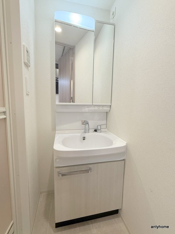 プレサンス四天王寺前夕陽ヶ丘ヴィリード　仲介手数料無料の洗面所