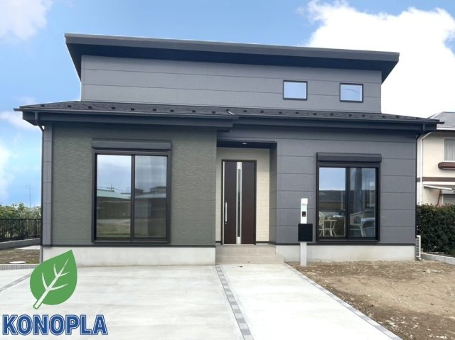 【新築戸建】伊勢崎市宮子町の外観|■外観｜特徴のある個性的な住まいと美しい街並み、そして住みやすい環境を、ぜひ現地でご覧になりませんか。お気軽にお問合せください(^^)  