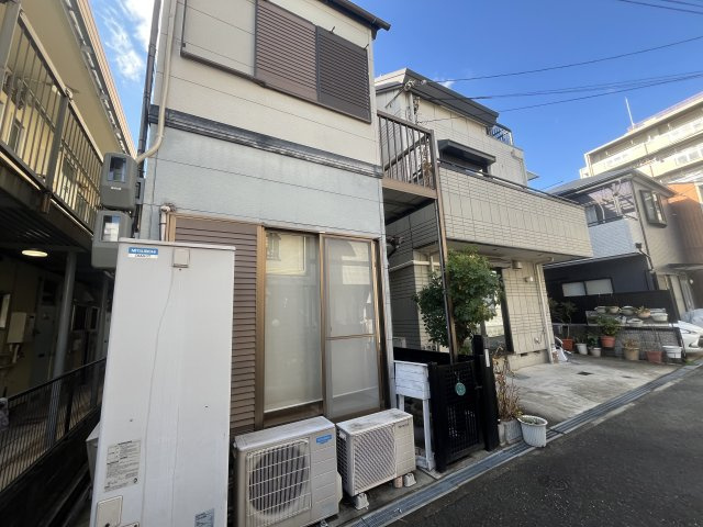 須磨区磯馴町２丁目　中古戸建の玄関