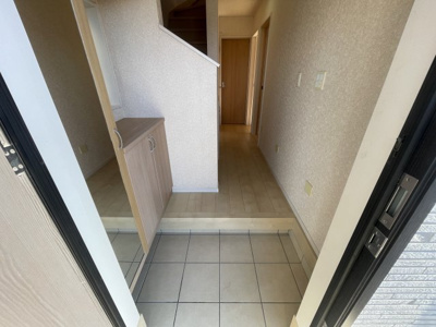 【玄関】 | 笠間市美原4LDK中古住宅