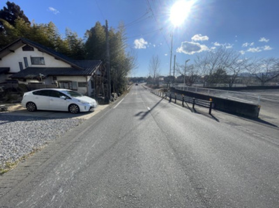 【前面道路含む現地写真】 | 笠間市美原4LDK中古住宅