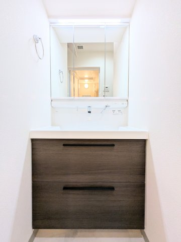 T-WOODの独立洗面台|～洗面化粧室写真～