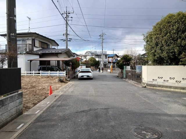 嵐山町志賀　建築条件付土地　の前面道路含む現地写真