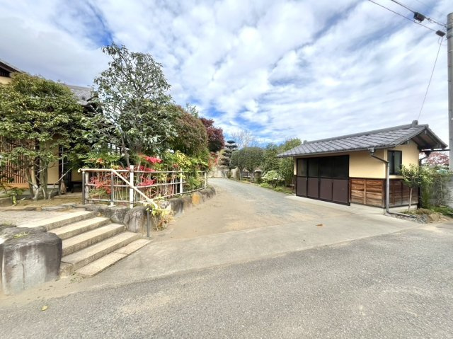 【中古戸建】伊勢崎市境上渕名の外観|■外観｜土日のご見学はもちろん、平日・夜間のご案内も大歓迎です♪「今から見たい」や「仕事終わりに見たい」にもご対応できますのでお気軽にお問い合わせください♪