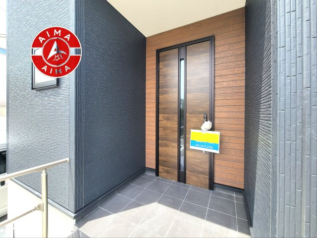 福岡市西区拾六町4丁目第1-3（2号棟）の玄関|おでかけの時も帰った時も、「我が家」を最初に感じでもらえる素敵な空間に。