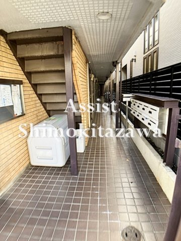 レオパレス大原のエントランス