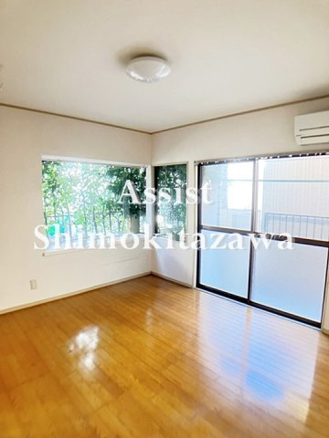 レオパレス大原の居間・リビング