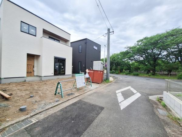AG-HOUSE　古ヶ鶴　A棟の前面道路含む現地写真|前面道路含む現地（2026年6月撮影）