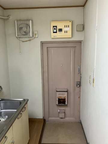 大洋マンションの玄関