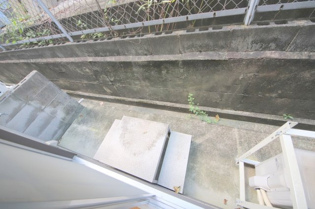 ロイヤル学園前Ⅱの庭