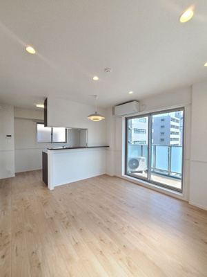 【居間・リビング】 | サンマルティーノ東麻布 | ゆったりとした居間です