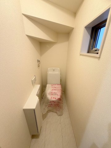 三郷市幸房　新築戸建　全1棟のトイレ|1階のトイレです