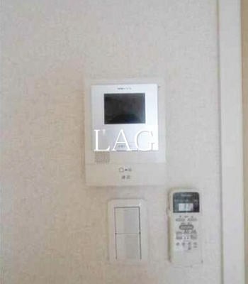 【セキュリティ】 | シェソワ | モニター付きインターホンになります。