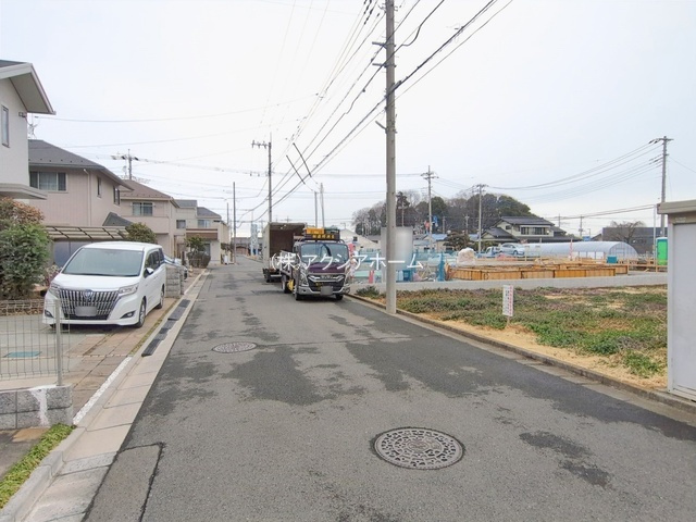 所沢市東狭山ケ丘3丁目・全5棟　新築一戸建　4号棟の前面道路含む現地写真|2026年2月17日撮影