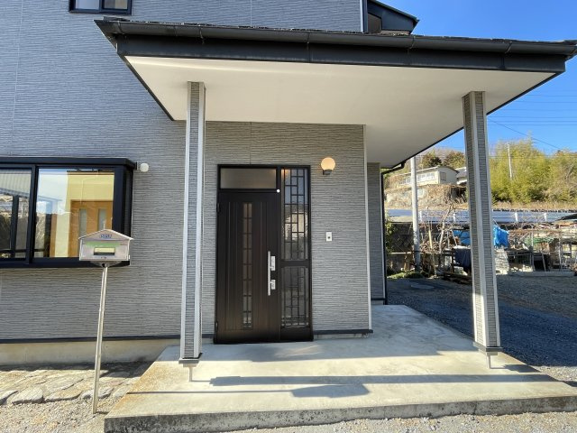 藤岡市鬼石　中古1200の玄関