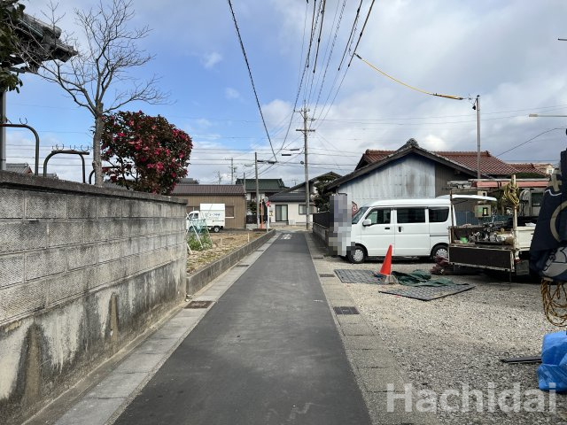 高浜市呉竹町7丁目　新築分譲住宅＜2号棟＞の前面道路含む現地写真