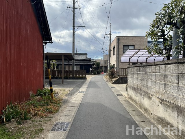 高浜市呉竹町7丁目　新築分譲住宅＜2号棟＞の前面道路含む現地写真