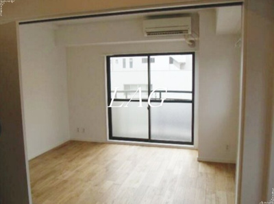 【居間・リビング】 | 巷岡ビル | 洋室のお部屋です。