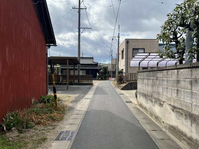 高浜市呉竹町7丁目　新築分譲住宅＜1号棟＞の前面道路含む現地写真