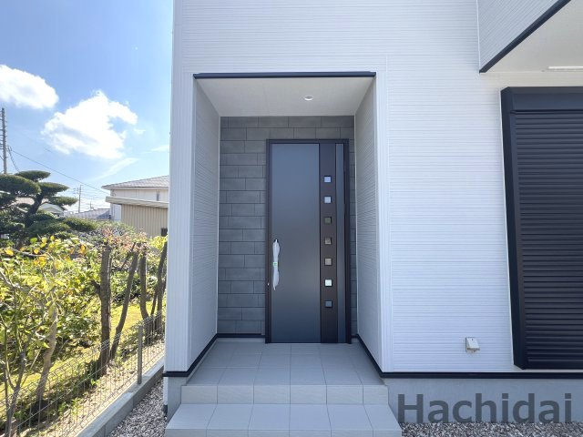 高浜市呉竹町7丁目　新築分譲住宅＜1号棟＞のエントランス