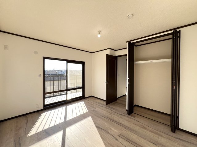 上永谷と下永谷あるけど中永谷はないのはなぜ？【リフォーム／港南区下永谷2丁目中古戸建】の洋室|ゆったりした洋室です