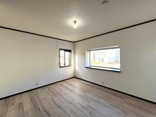 上永谷と下永谷あるけど中永谷はないのはなぜ？【リフォーム／港南区下永谷2丁目中古戸建】の洋室|個人の部屋や寝室として使える洋室です