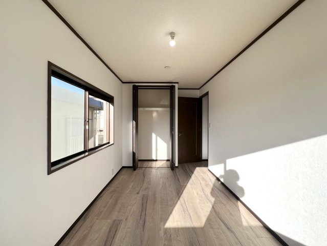 上永谷と下永谷あるけど中永谷はないのはなぜ？【リフォーム／港南区下永谷2丁目中古戸建】の洋室|使い勝手のいい洋室です