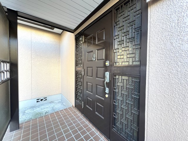 上永谷と下永谷あるけど中永谷はないのはなぜ？【リフォーム／港南区下永谷2丁目中古戸建】の玄関|玄関です