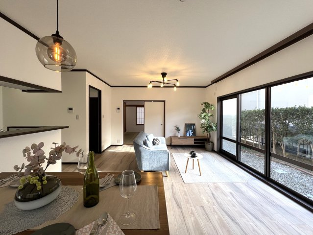 上永谷と下永谷あるけど中永谷はないのはなぜ？【リフォーム／港南区下永谷2丁目中古戸建】の居間・リビング|ゆったり過ごせるリビングです