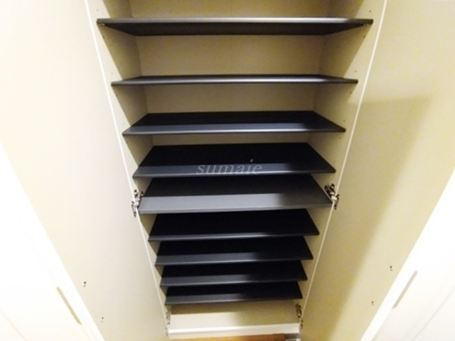 Y・Kレジデンス赤羽西の玄関|下駄箱です☆