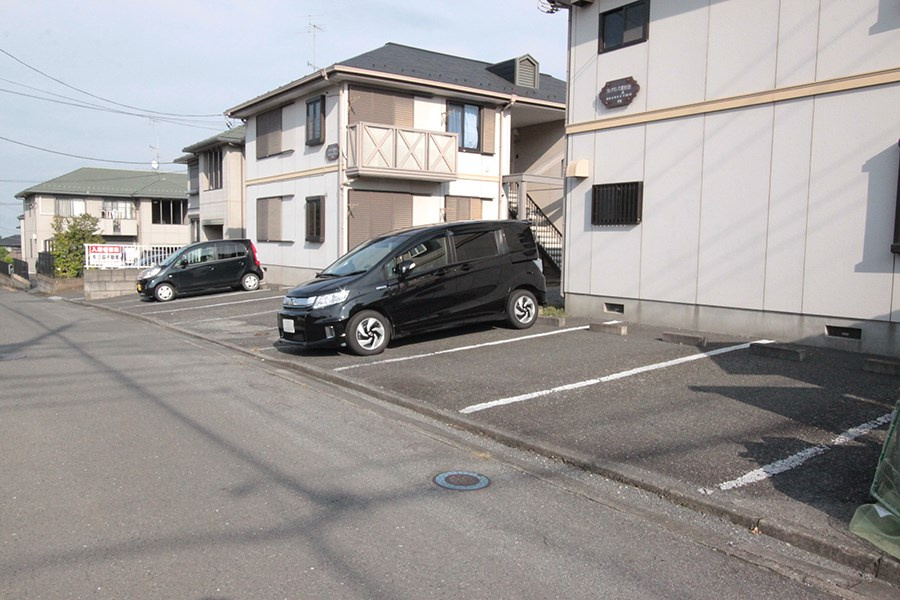 フレグランス美杉台Bの外観|敷地内駐車場1台分付き