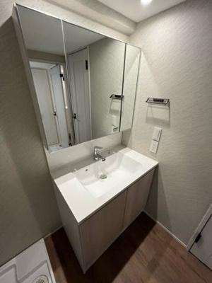 【独立洗面台】 | レジディア芝浦 | 朝の支度にも助かる、独立の洗髪洗面化粧台