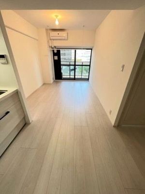 【居間・リビング】 | レジディア芝浦 | こちらのリビングで趣味の時間をお楽しみください