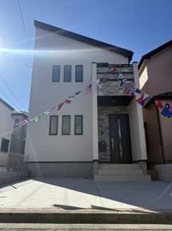 【外観】 | 戸田　喜沢１　A号棟 | 閑静な住宅街に誕生した新築建売住宅。落ち着いた外観デザインで、穏やかな暮らしを叶えます。