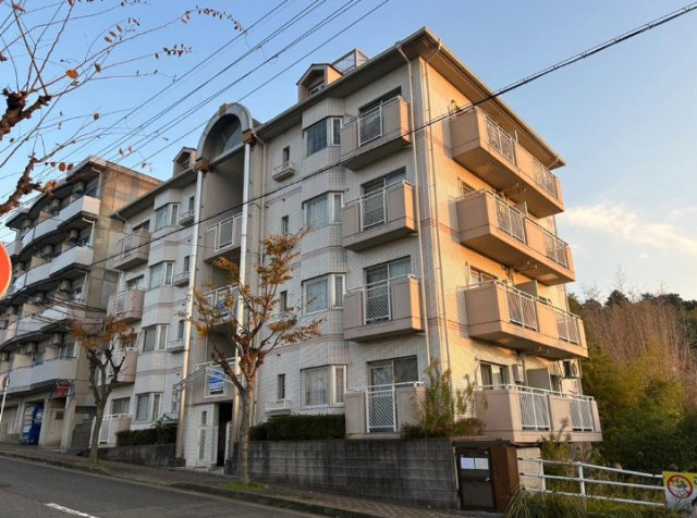 シティパレス学園前P-1の外観