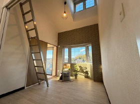 シティパレス学園前P-1の居間・リビング