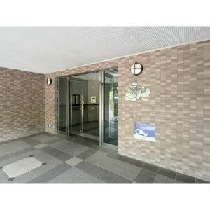福岡市博多区東平尾１丁目の賃貸マンションのエントランス