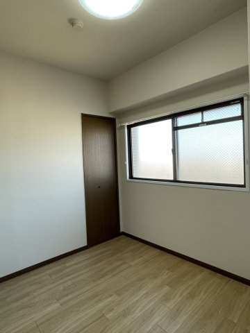 藤和神田町ハイタウンの洋室|2026年1月リフォーム済み！北西洋室です。