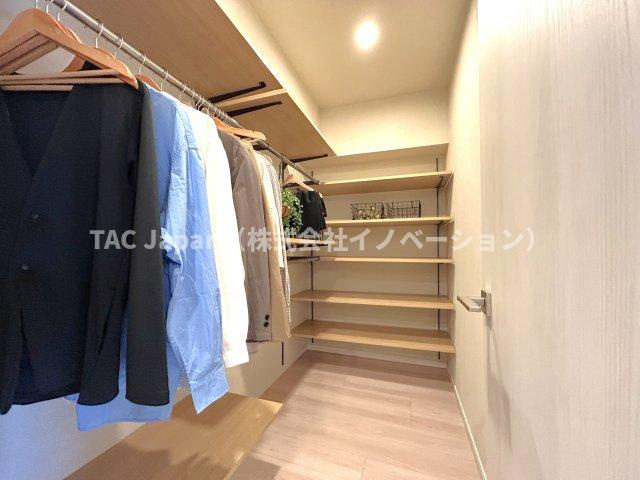 モアクレスト荒川公園ソレーユ館の収納|憧れの「ファミリークローゼット」
皆の物をひとまとめにして収納できるので、それぞれの部屋を広くお使いいただけます。