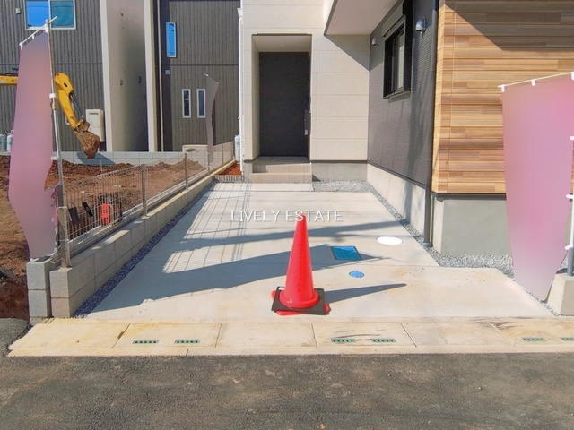 越谷市大沢4丁目 新築分譲住宅の駐車場