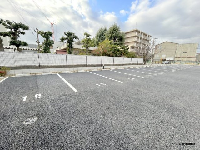 GROOVE豊中レジデンス　仲介手数料無料の駐車場