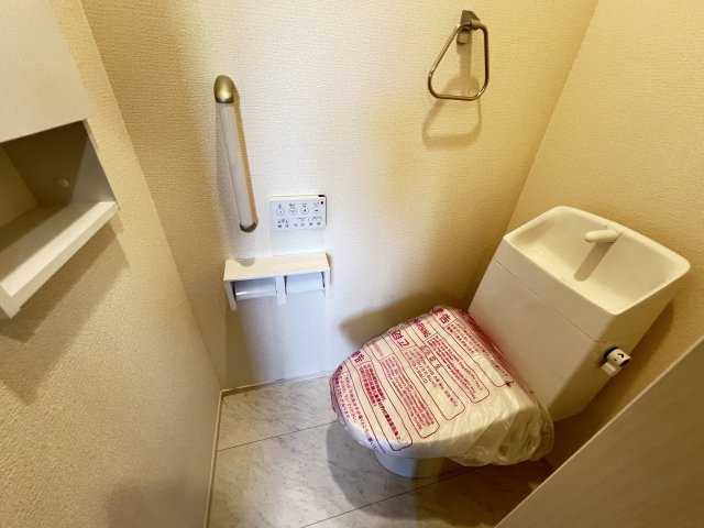 桜井市大福　全４棟のトイレ|落ち着いた空間の温水洗浄トイレ